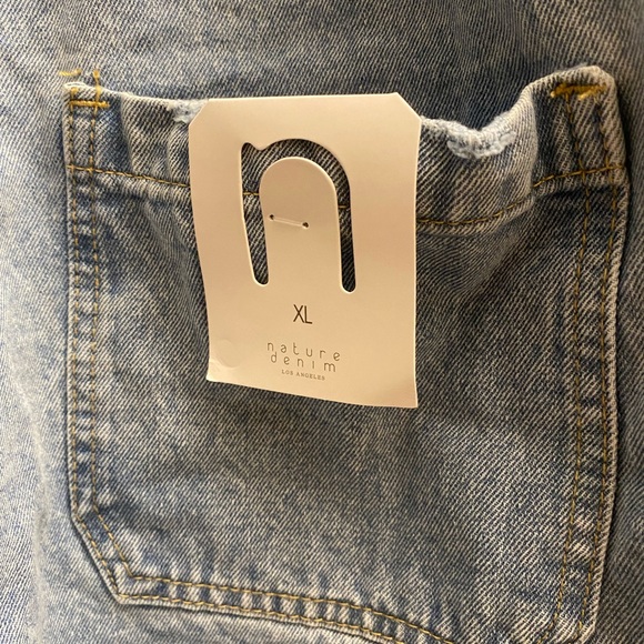 TIMELESS SMILE DISTRESSED MEDIUM WASH DENIM OVERALL SHORTS - Size Large - Picture 10 of 10